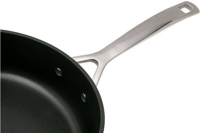 Image pour Le Creuset Les Forgées aluminium sauteuse (format haut) 3.3L, 24 cm
