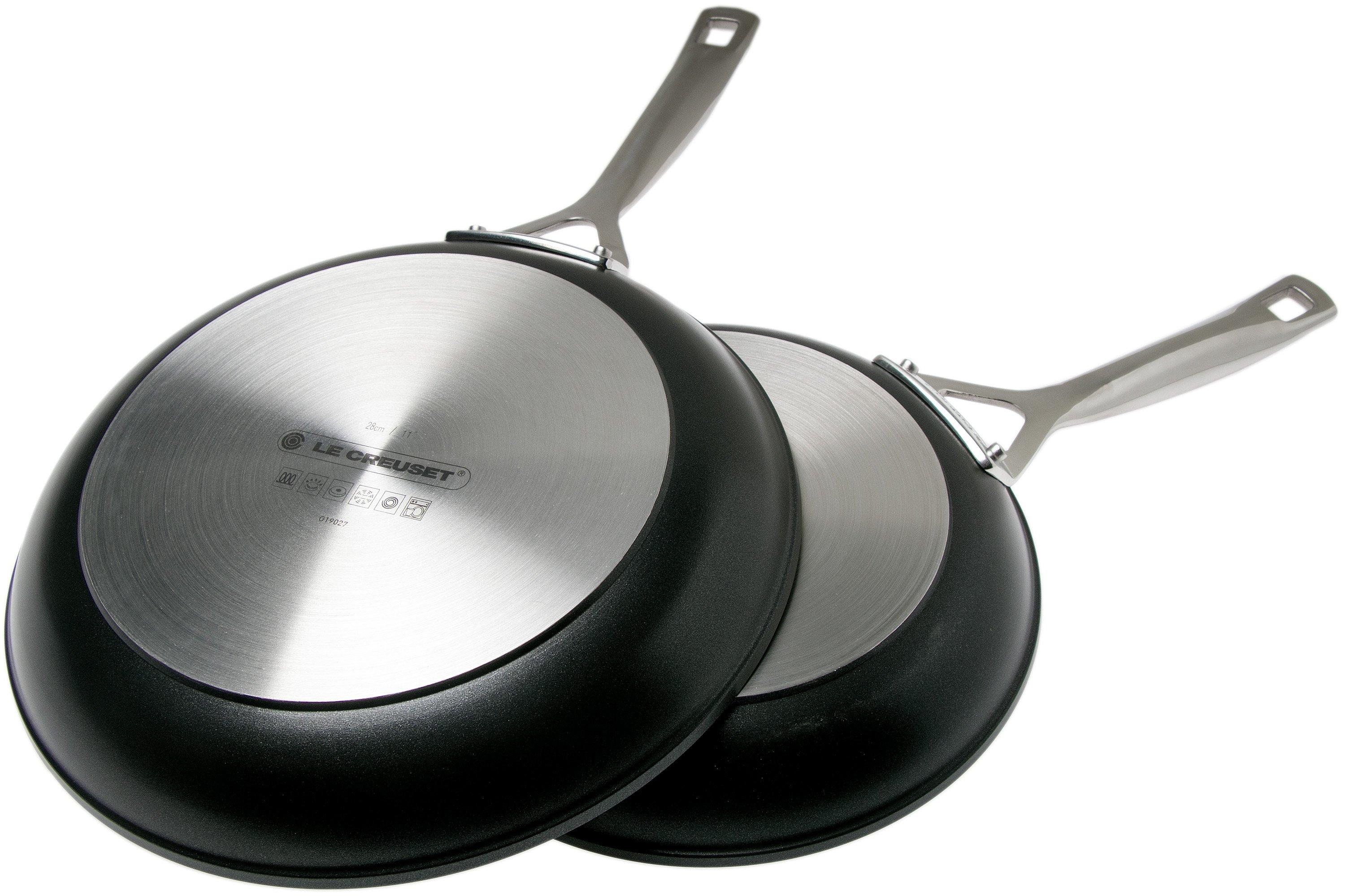 Le Creuset Les aluminium 2-delige koekenpannenset. 28cm | Voordelig kopen bij knivesandtools.nl