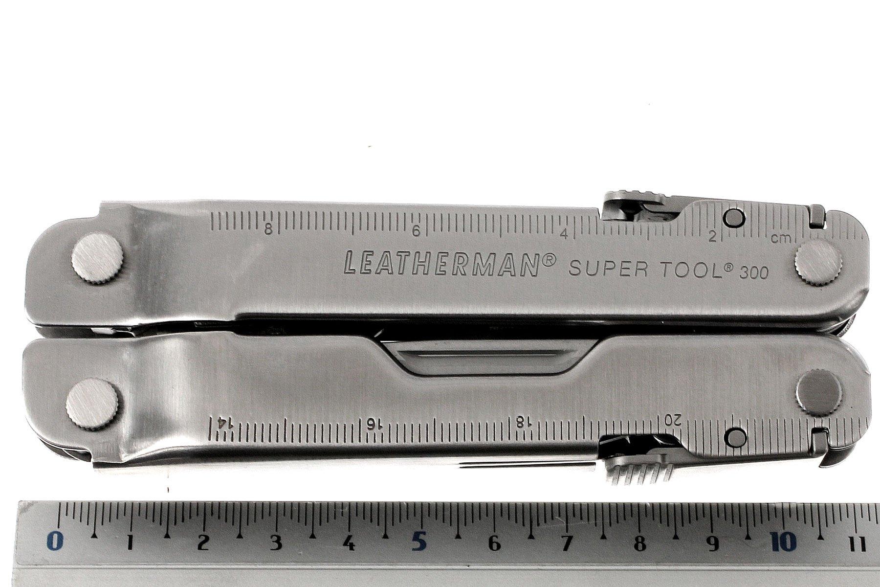 Kit De Multiherramienta Leatherman Super Tool 300 Color Negro Con Linterna  Ledlenser P2r Core Color Negra