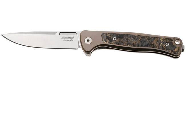 Bild für LionSteel Emmet EM01 BR Stonewashed MagnaCut, Bronze Titanium Gold Carbon Fibre Inlay, Taschenmesser, Molletta Design