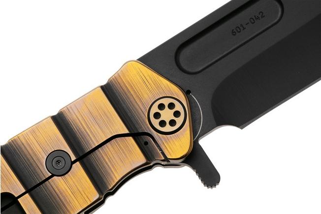 Afbeelding voor Medford USMC Fighter Flipper 26-UFF-04 Black DLC S35VN Blade, Black Bronze "Armadillo" Titanium Handles and Hardware, Black DLC Pommel, zakmes