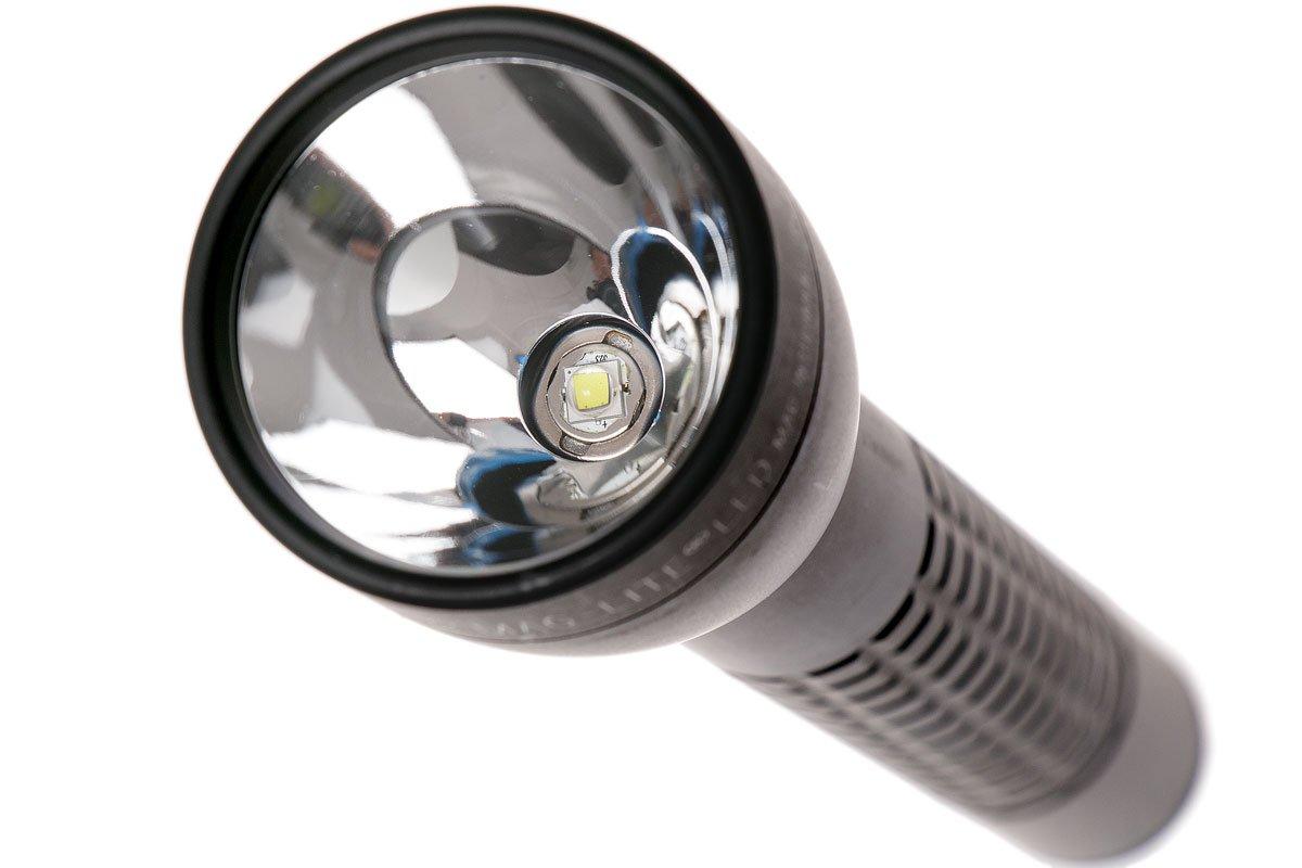 Maglite lampe torche type 4 D-cell, noire  Achetez à prix avantageux chez  knivesandtools.be