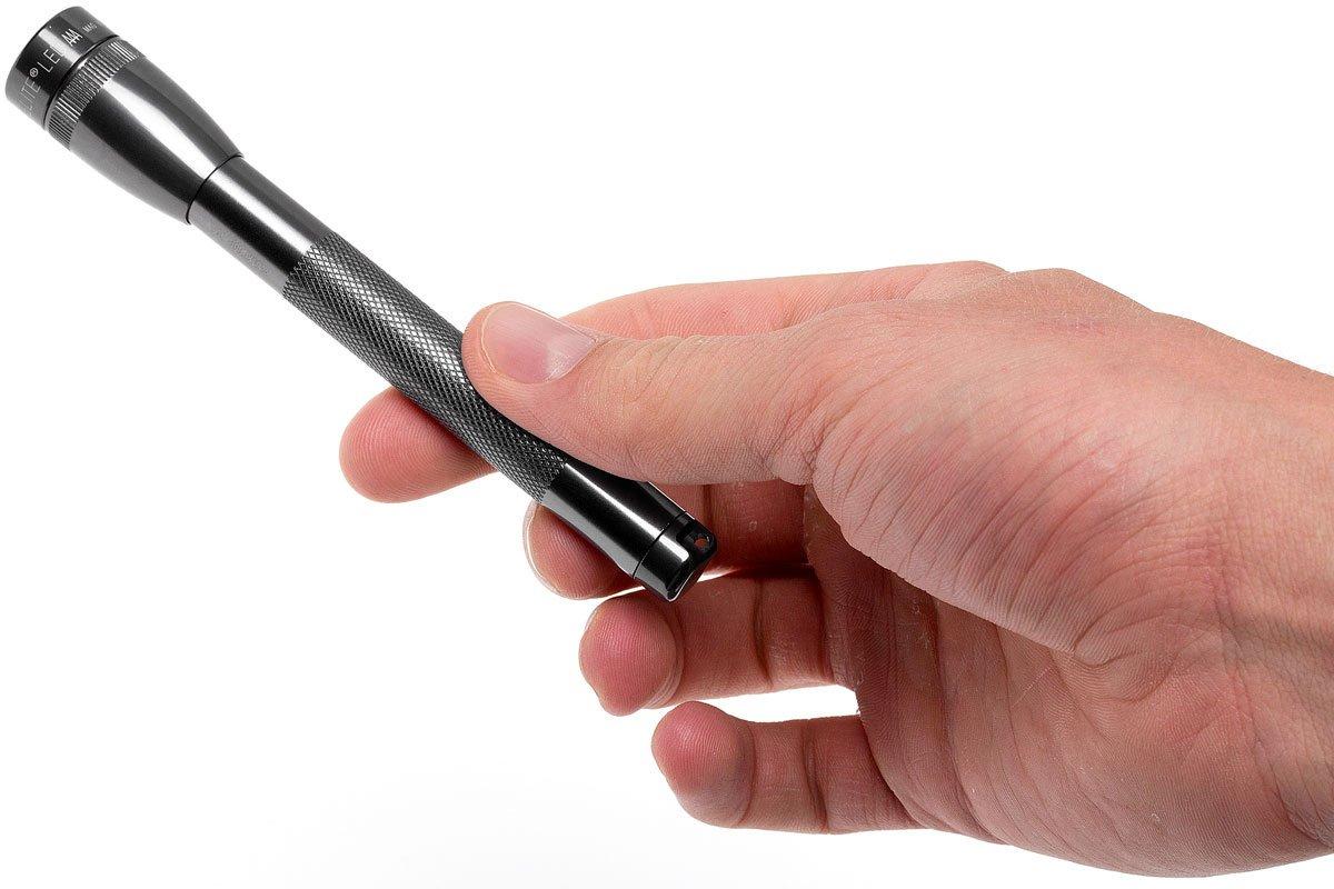 thumbnail interactive-video image 1 of Mag-Lite Mini Flashlight Set – Includes 2 AAA Batteries, Pocket Clip, Gift Box 1 of 3