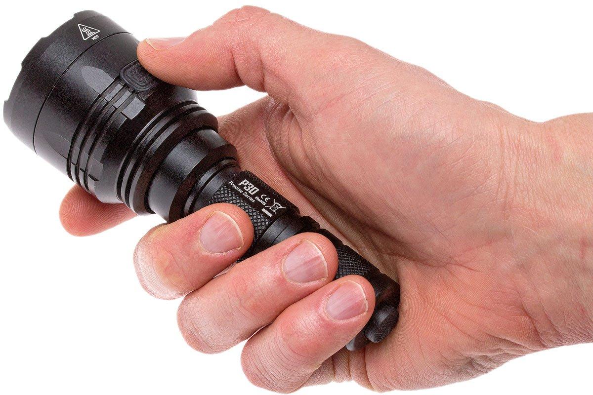 Knivesandtools.nl Keukenmessen, messen, zaklampen & verrekijkers