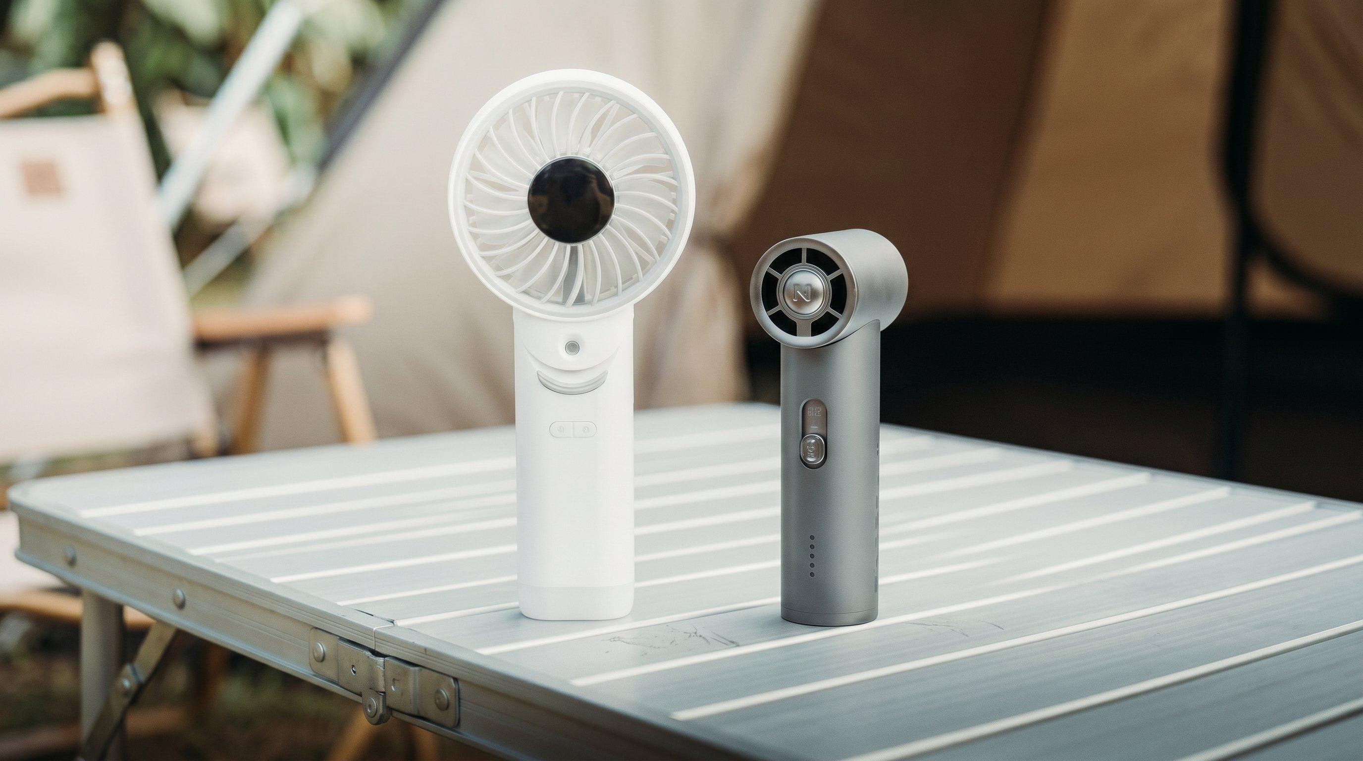 Nitecore ventilatoren op campingtafel