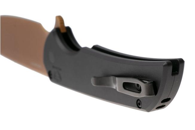 Afbeelding voor Pro-Tech Mordax 2026 Shot Show Exclusive, Mother Of Pearl Button, SHOT26-MORDAX-1 Tan PVD MagnaCut, Black Aluminium, zakmes