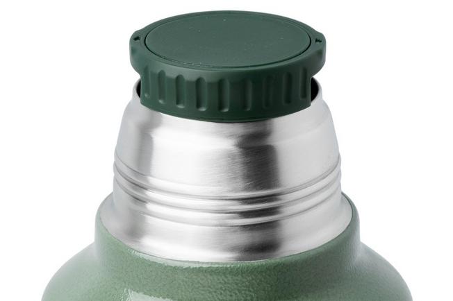 Afbeelding voor Stanley The Legendary Classic Bottle 2.0QT, Hammertone Green 10-07934-003 thermosfles met schenkdop en drinkbeker, 1.9L
