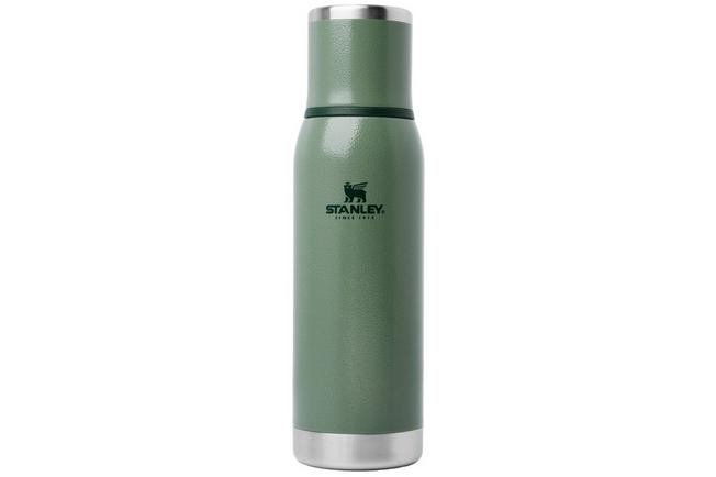 Afbeelding voor Stanley The Adventure To-Go Bottle 25oz, Hammertone Green 10-10818-052 thermosfles met schenkdop en drinkbeker, 750 ml