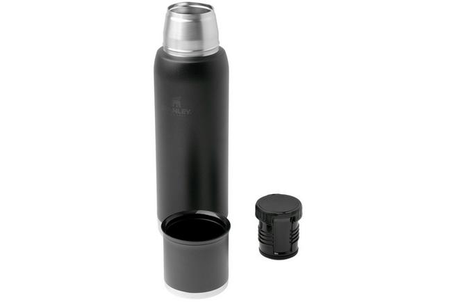 Afbeelding voor Stanley The Adventure To-Go Bottle 2.0 1.1QT, Black 10-10819-0087 thermosfles met schenkdop en drinkbeker, 1L 