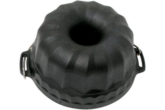 Cast Iron Bundt Cake 