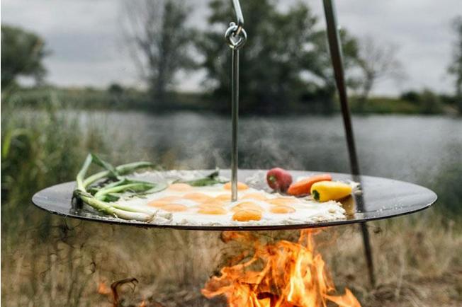 Bild für Petromax H-GFS-56, Hänge-Grillschale Dreibein, 56 cm