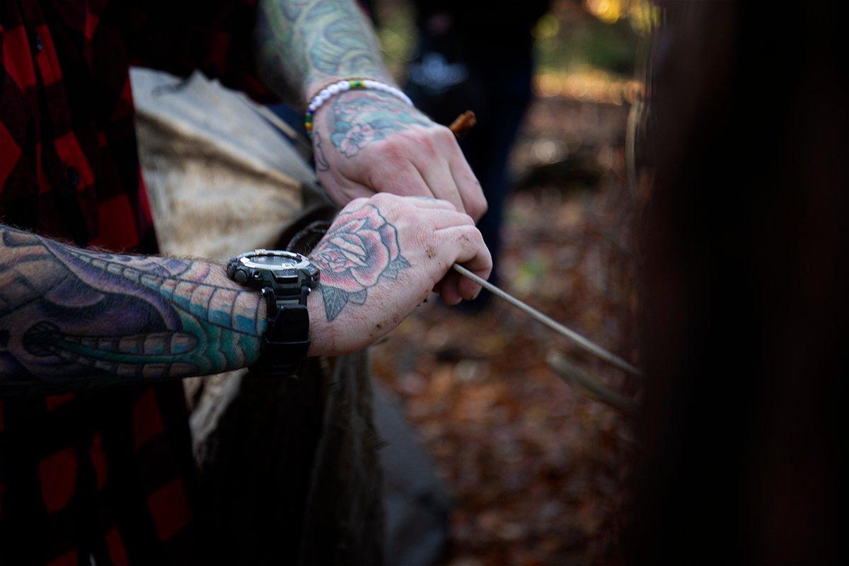 How to: tie a paracord lanyard