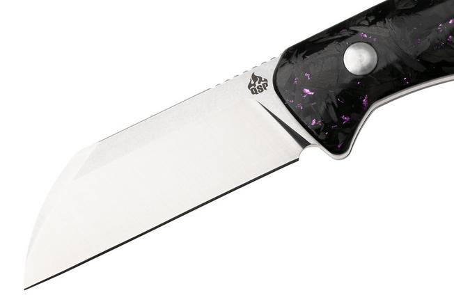 Afbeelding voor QSP Knife Baby Penguin QS130BP-E1 Stonewashed Satin 14C28N Purple Shredded Carbon Fiber, vaststaand mes