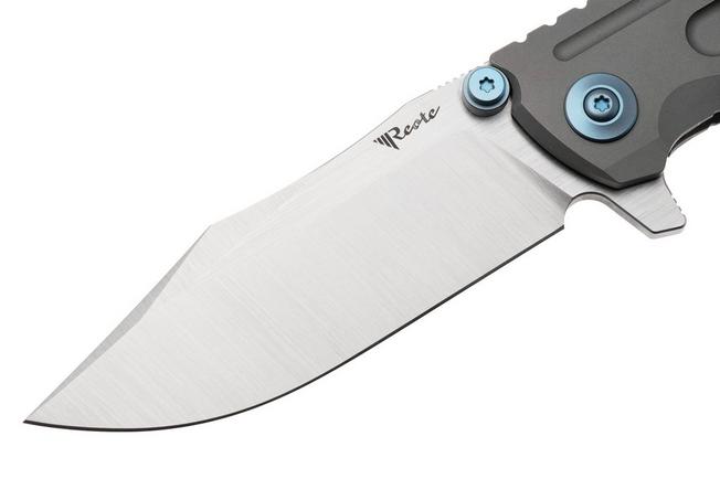 Afbeelding voor Reate District 9 V2, 9DV2-BE-SAT-TI-BLU, Satin 154CM, Bead Blasted Titanium, Blue Hardware zakmes