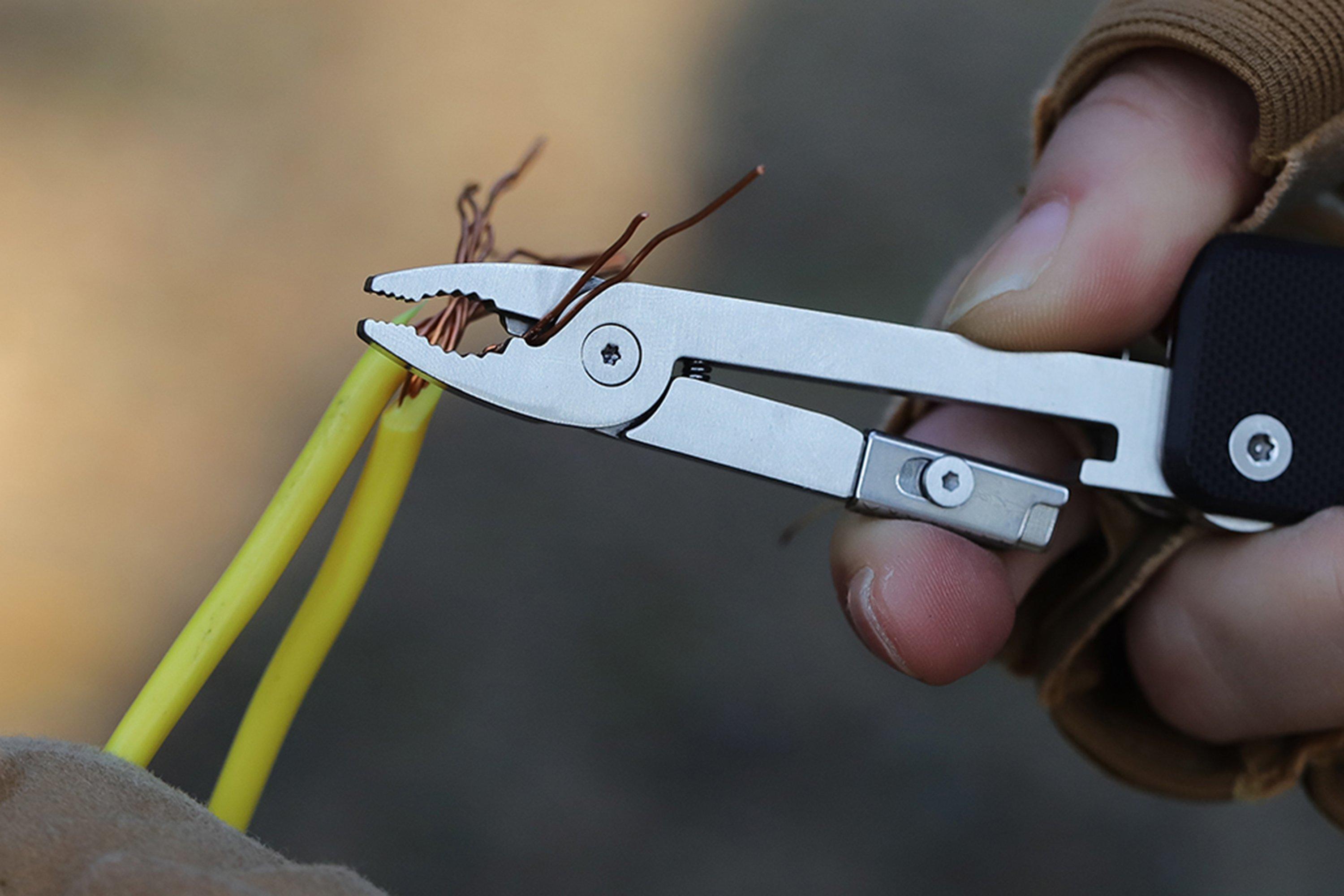Roxon multitool in gebruik