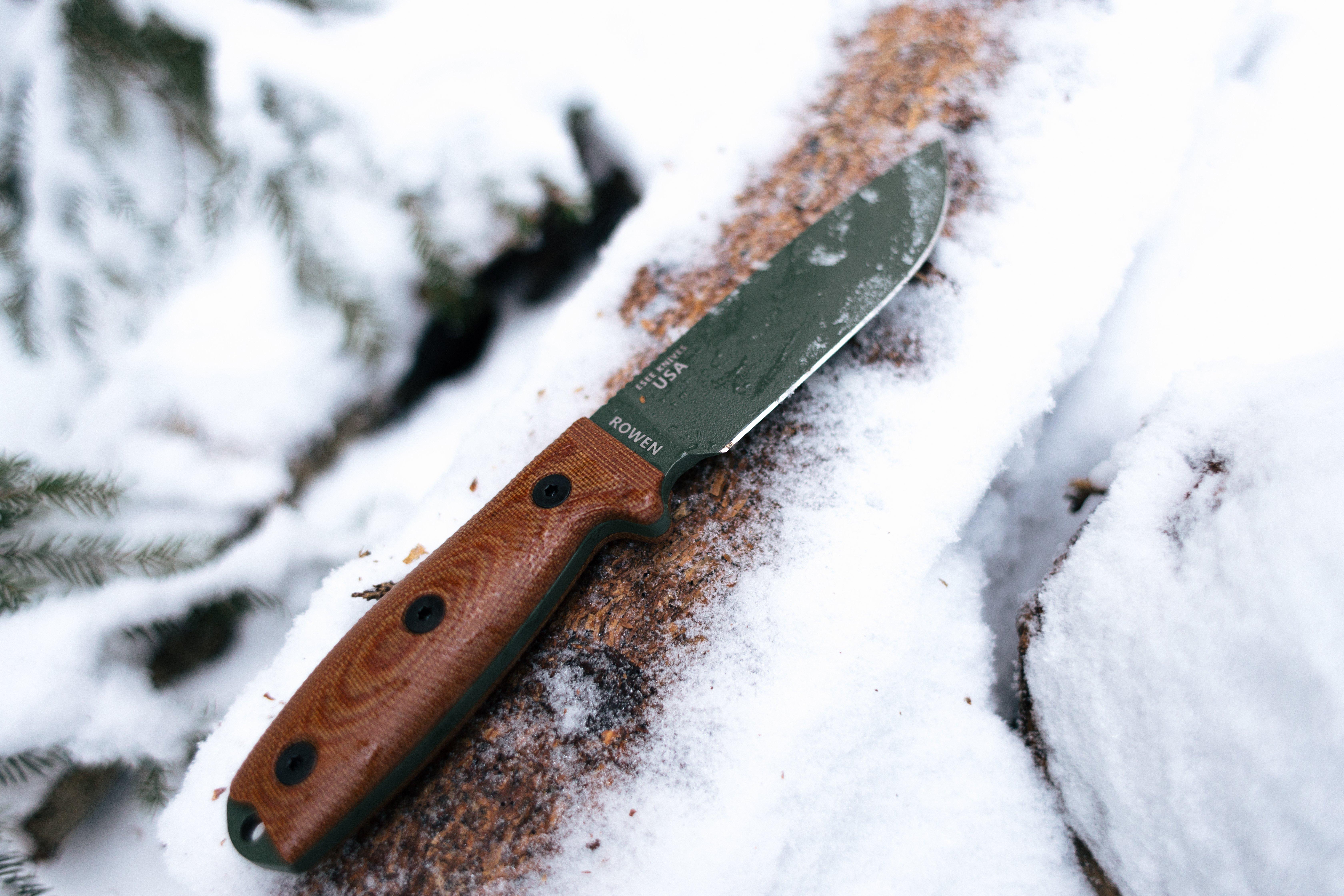 Cleaning your pocket knife without taking it apart? Knivesandtools will  tell you how!