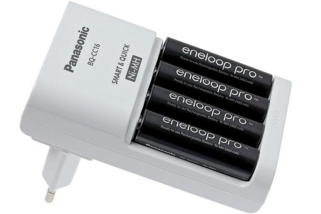 Sanyo Eneloop - BQ-CC16 smart quick charger + 4x A