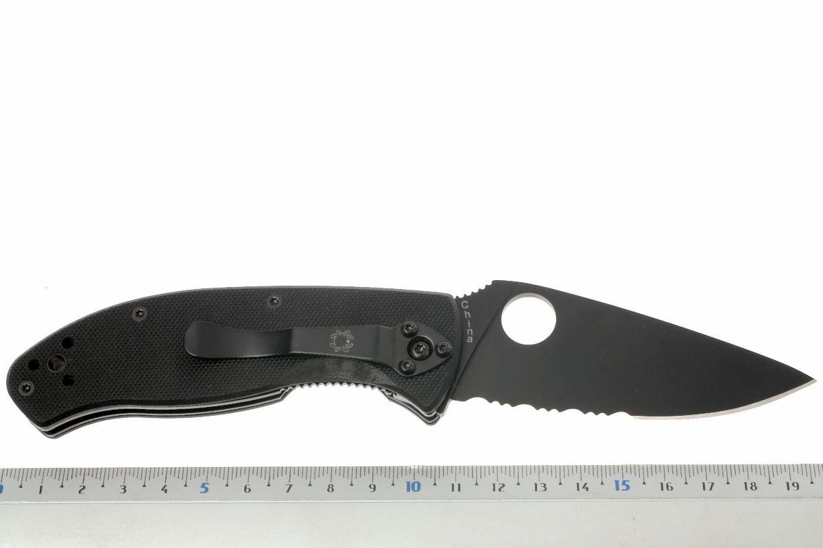 Spyderco C122GBBKPS Tenacious, black blade, half serrated