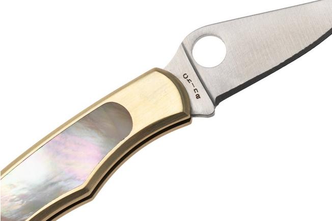Immagine per Spyderco Bug C133AP Satin 12C27, Nickel Silver Abalone, coltello da tasca portachiavi
