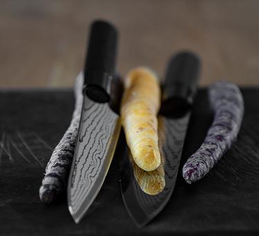 Come affilare un coltello da cucina damasco? Knivesandtools ha dei consigli  per te!