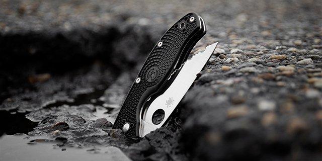 Spyderco Tenacious Lightweight pocket knife