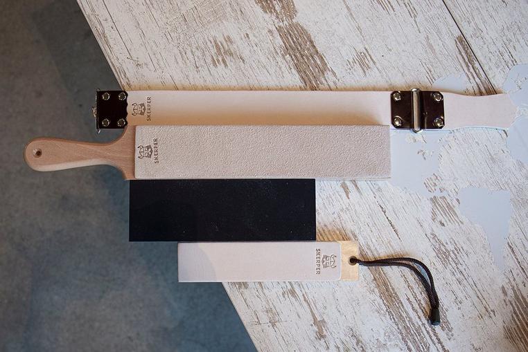 How to Use a Leather Strop