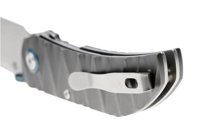 Afbeelding voor Tenable Knives Tarkin B1078A1 Stonewashed Nitro-V, Gray Aluminum, Faceted Wave Texture, zakmes, Matthew Christensen design