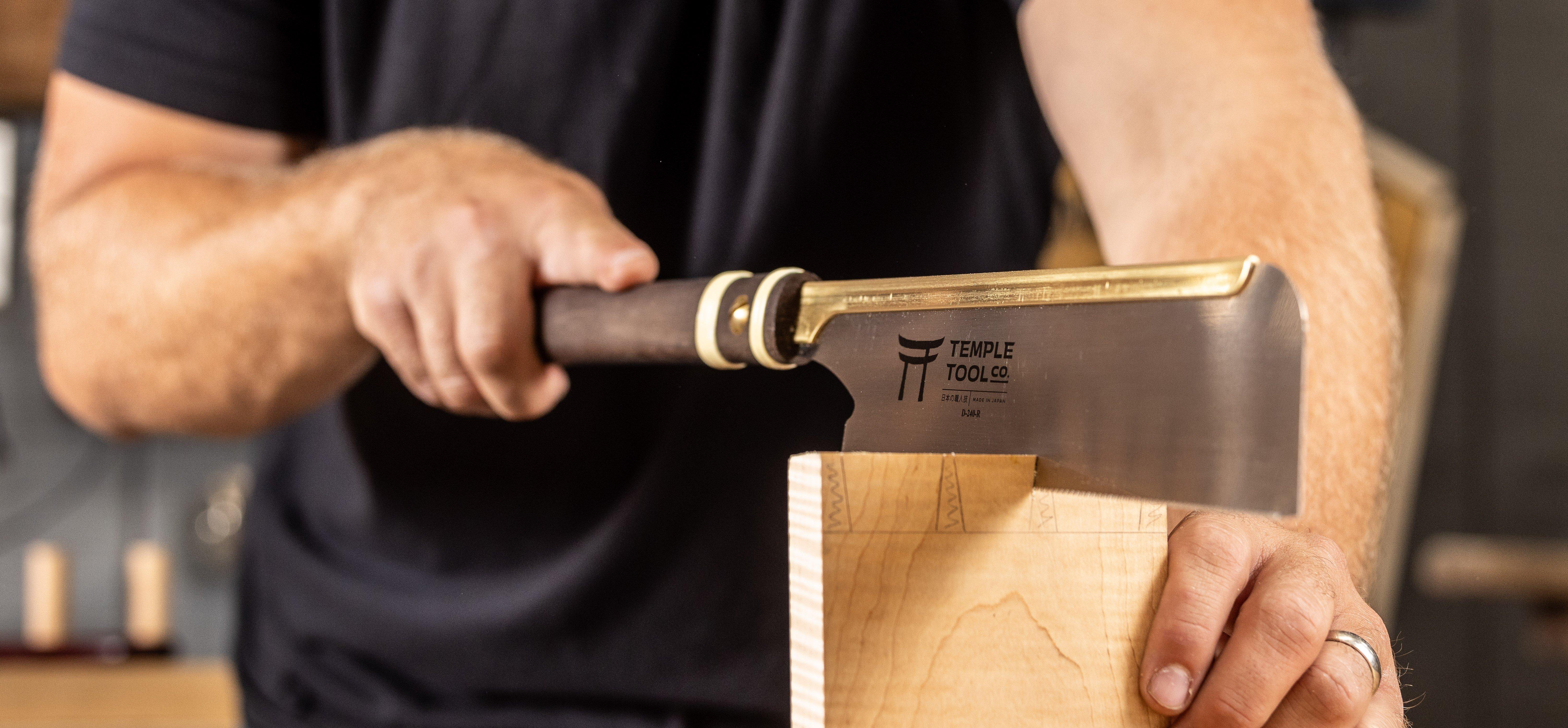 Temple Tool Japanse trekzaag met messing rug, gebruikt voor nauwkeurig zagen van een zwaluwstaartverbinding