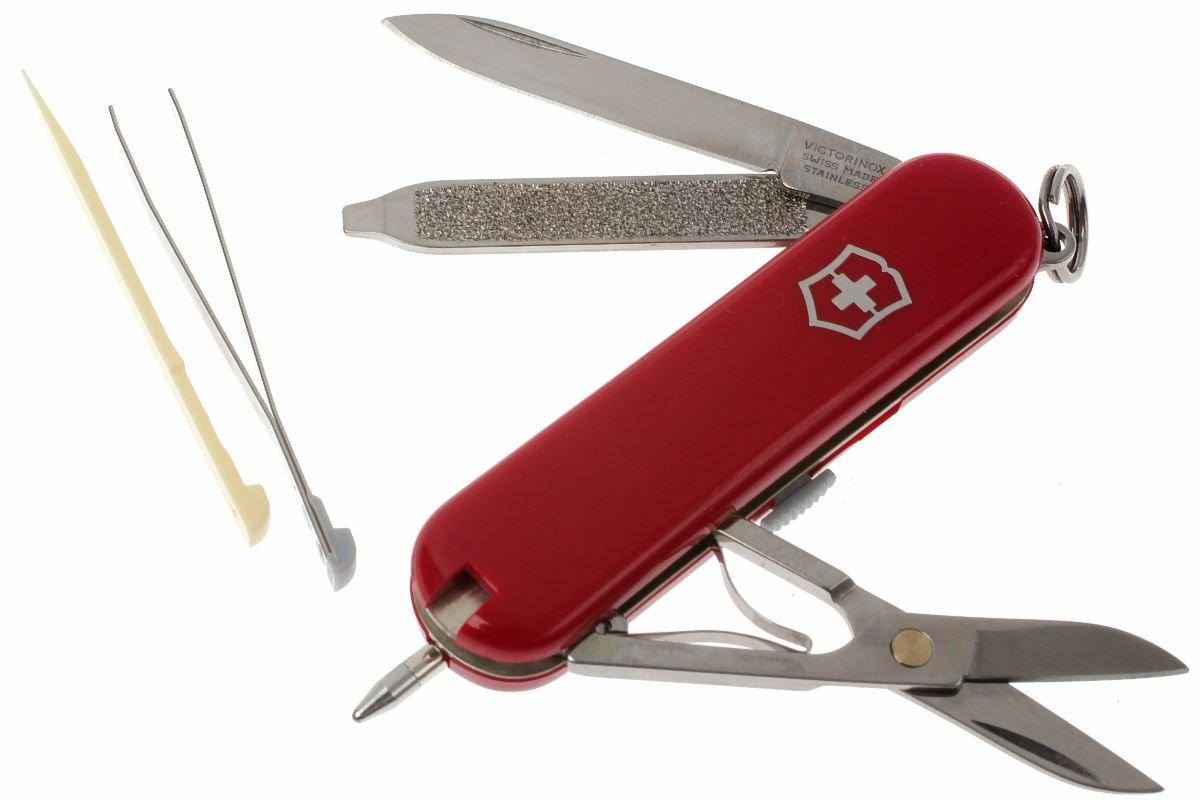 Victorinox Piccolo utensile tascabile Signature, 8 funzioni (stuzzicadenti,  forbici), rosso : : Sport e tempo libero