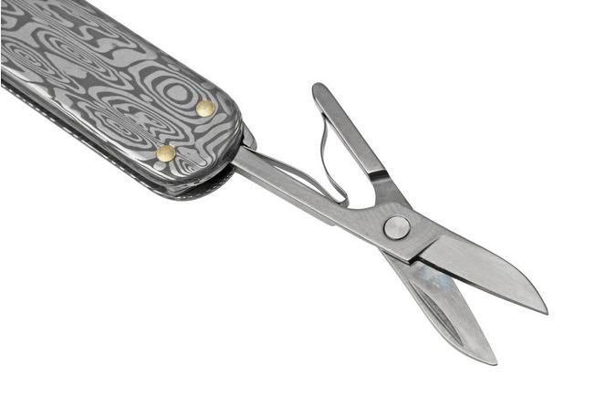 Victorinox Classic SD Brilliant Carbon