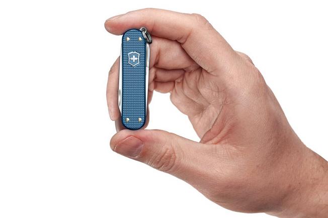Afbeelding voor Victorinox Classic SD Alox Limited Edition 2026, 0.6221.L26, Glacial Blue, Zwitsers zakmes