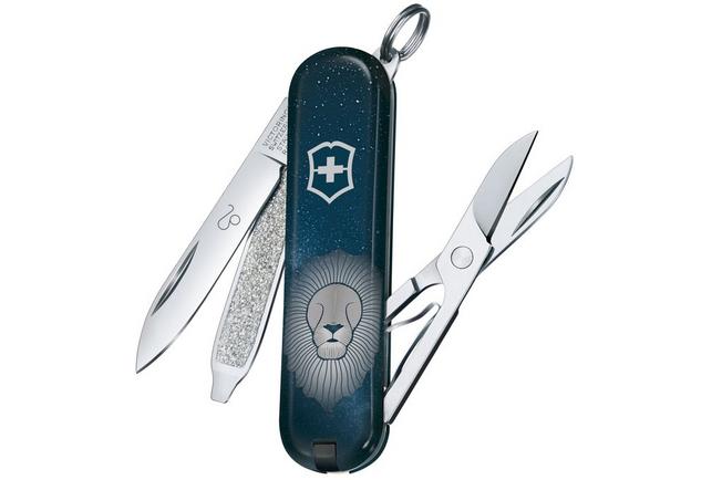 Image pour Victorinox Classic SD Zodiac Signs 2026, Leo 0.6223.2LEO Couteau suisse