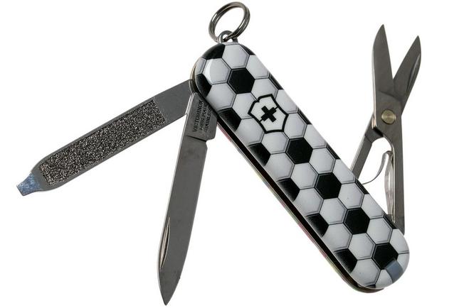 Image pour Victorinox Classic SD World Of Soccer Limited Edtion 2020 0-6223-L2007 couteau suisse