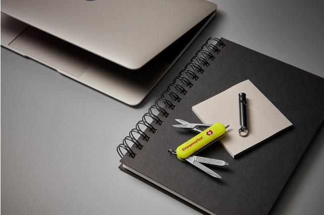 Bild für Victorinox Signature Lite Emergency Tool 0.6226.E808 Luminescent Yellow, Schweizer Taschenmesser