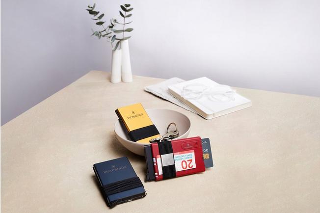 Afbeelding voor Victorinox Secrid Smart Card Wallet 0.7250.13 Iconic Red, mulifunctionele kaarthouder
