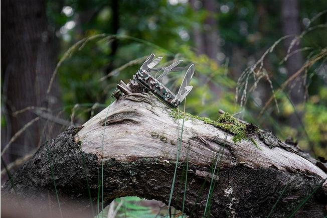 Afbeelding voor Victorinox Climber camouflage 1.3703.94B1 Zwitsers zakmes in blister
