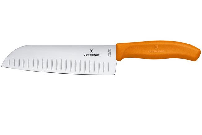 Afbeelding voor Victorinox SwissClassic 6.8526.17L9B Orange, santoku met kuiltjes, 17 cm, oranje