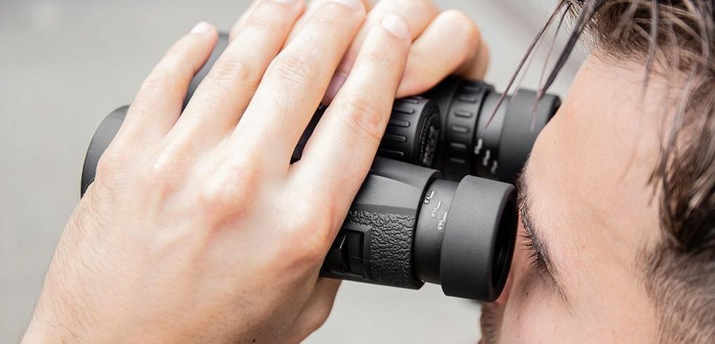 Adjusting your binoculars