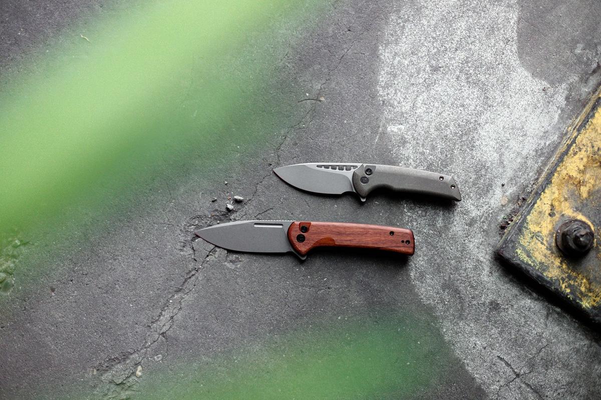 Buttonlock pocket knives from Civivi and WE Knife