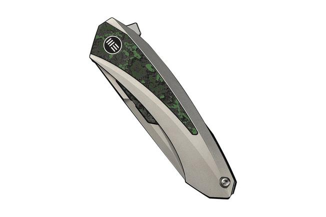 Afbeelding voor WE Knife Suisei WE25086-2, Stonewashed Böhler M390, Grey Titanium, Jungle Wear FatCarbon Inlay zakmes, Dew Hara design