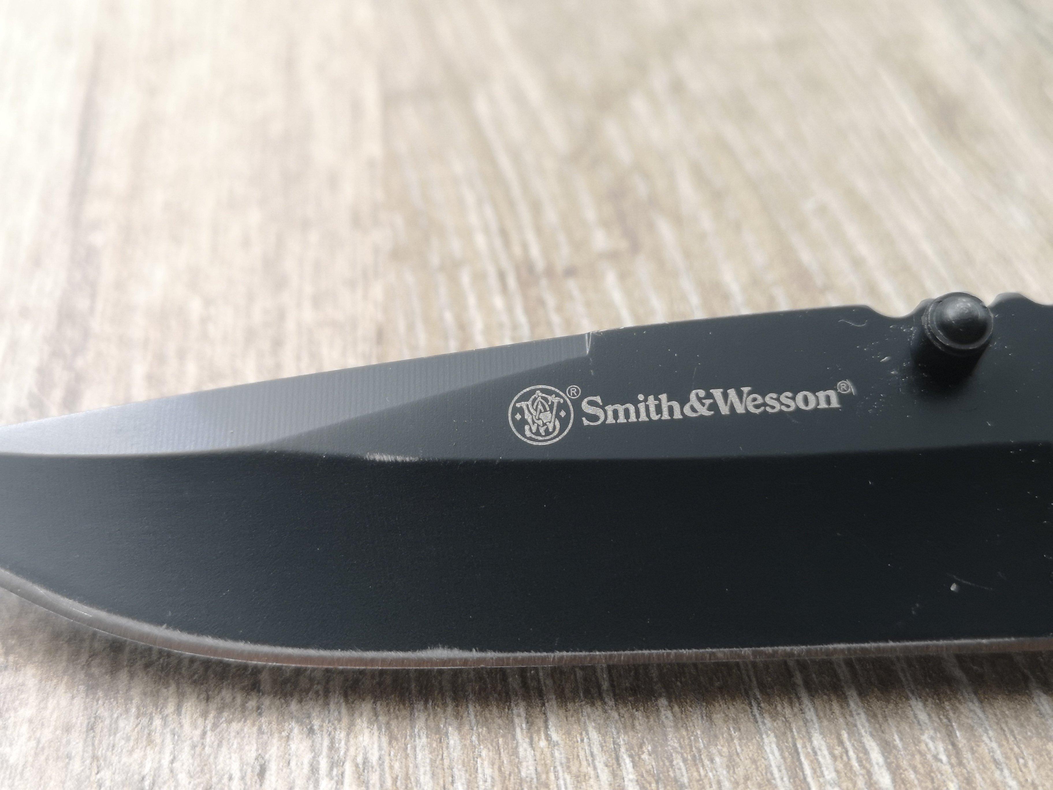 Smith & Wesson Wood Handle Folder 1147091 pocket knife | Advantageously ...