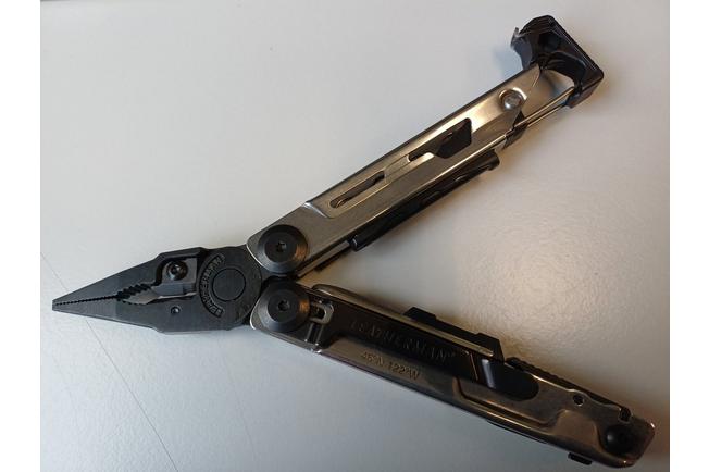 Bild für Leatherman Signal Black & Silver survival multitool, Etui aus Nylon, Limited Edition