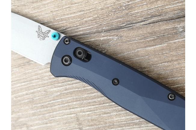 Obraz dla Nóż składany Benchmade Bugout 535SL-13 Crushed Silver Cerakote CPM S90V, Crater Blue Aluminum