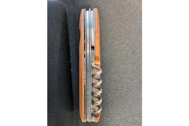 Bild für Swiza D03 Schweizer Taschenmesser, Walnussholz