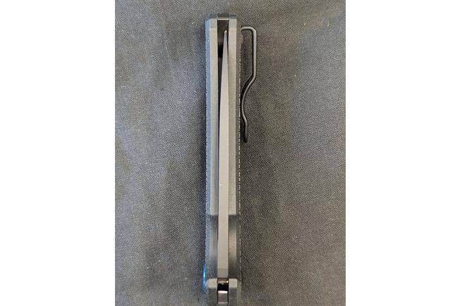 Image pour MKM Lov LV-PBK, Black Drop Point Böhler N690, Black FRN, Backlock, couteau de poche, Jesper Voxnaes design