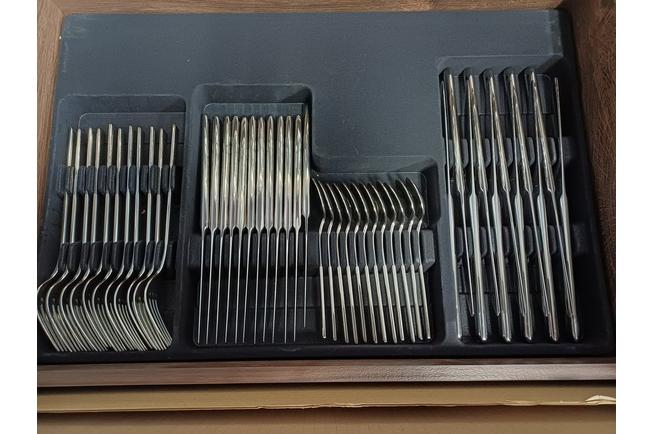 Bild für Amefa Metropole 1170, 78-teiliges Besteckset im Holzkasten