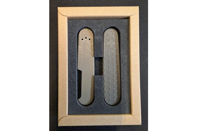 Bild für Daily Customs 91.2 Honeycomb 2D Pattern, Rusty Titanium P10013247 Victorinox Griffschalen