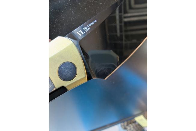 Bild für Kizer Mini Momo KI3663A3 Black CPM S90V, Titanium Fat Carbon Camo Gold, Taschenmesser, Vladimir Legachev Design