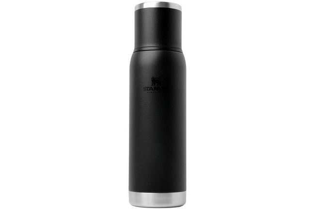 Afbeelding voor Stanley The Adventure To-Go Bottle 2.0 1.1QT, Black 10-10819-0087 thermosfles met schenkdop en drinkbeker, 1L