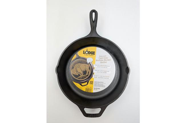 Image pour Lodge Classic Cast Iron "Buffalo Nickel" Logo L8SK3BN, diamètre d'env. 26 cm, poêle